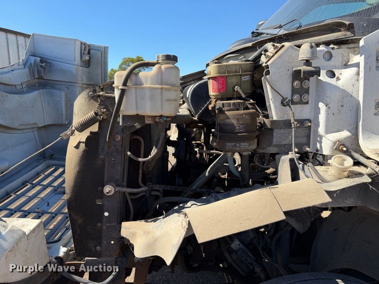 image for item EA0044 2005 GMC C6 chipper truck
