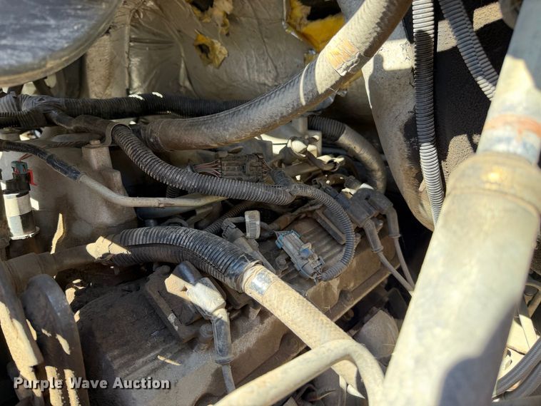 image for item EA0044 2005 GMC C6 chipper truck