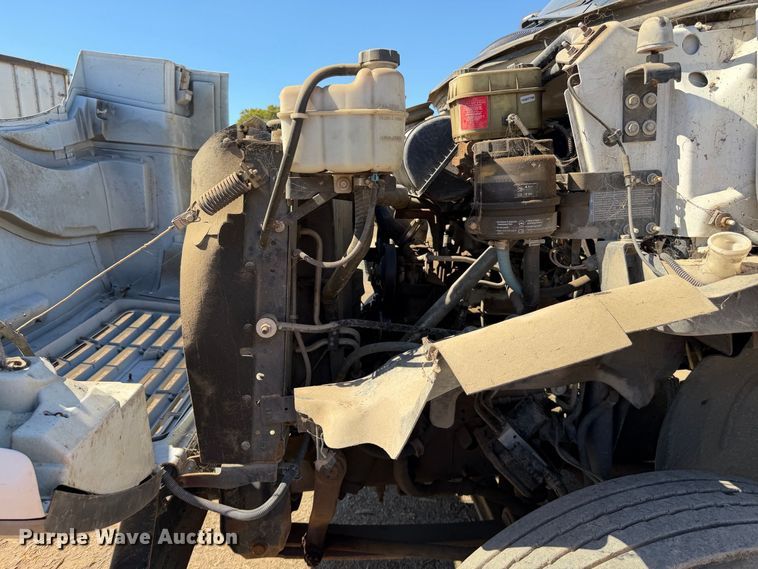 image for item EA0044 2005 GMC C6 chipper truck