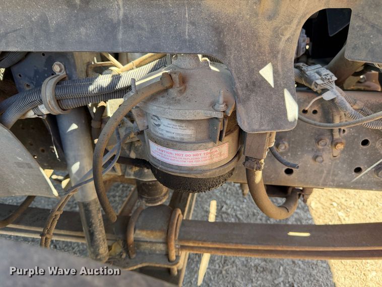 image for item EA0044 2005 GMC C6 chipper truck