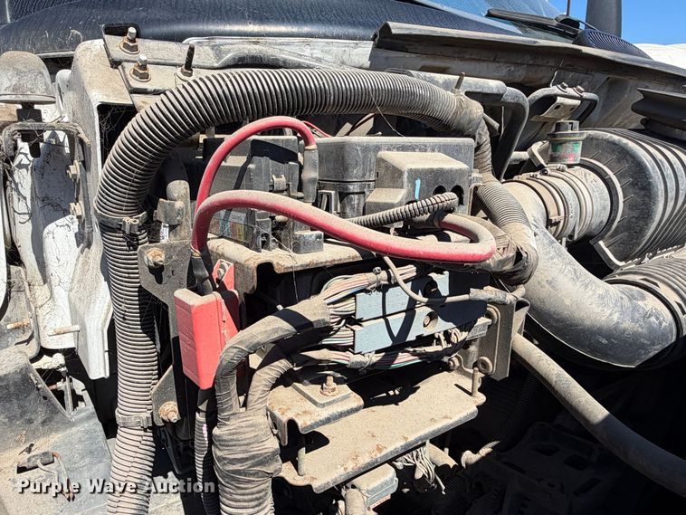 image for item EA0044 2005 GMC C6 chipper truck