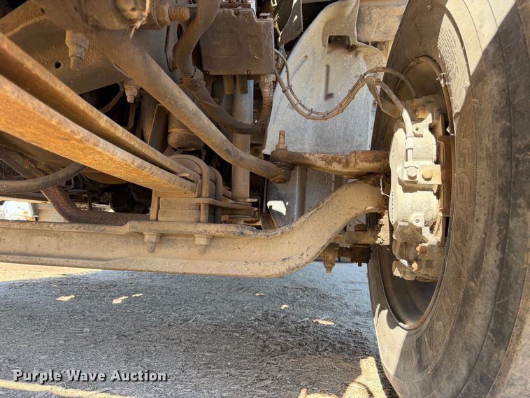 image for item EA0044 2005 GMC C6 chipper truck