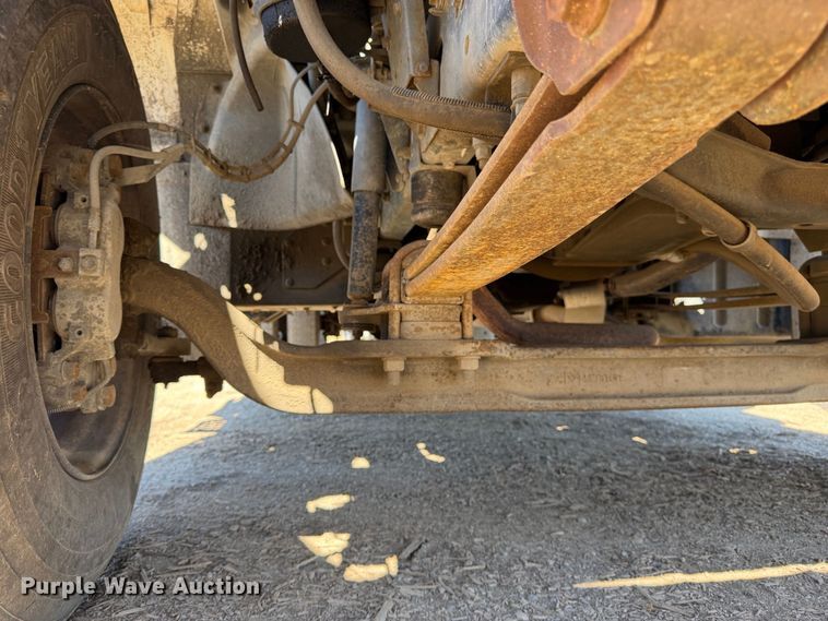 image for item EA0044 2005 GMC C6 chipper truck