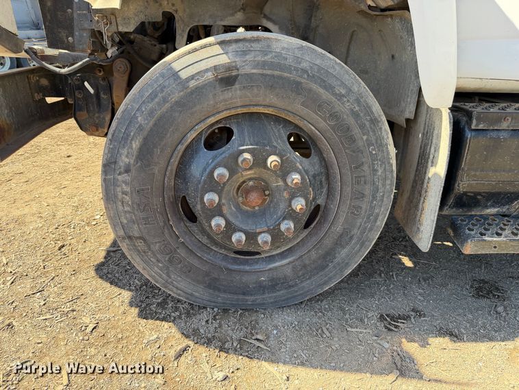 image for item EA0044 2005 GMC C6 chipper truck