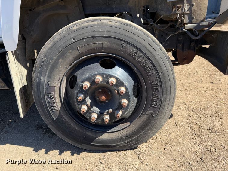 image for item EA0044 2005 GMC C6 chipper truck