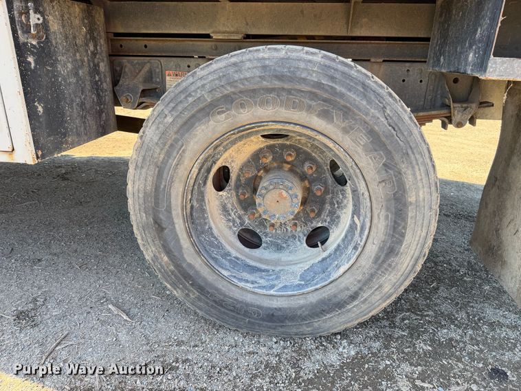 image for item EA0044 2005 GMC C6 chipper truck