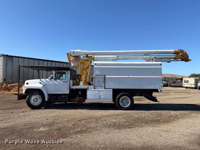 image for item EA0047 1991 Ford F700 forestry bucket truck