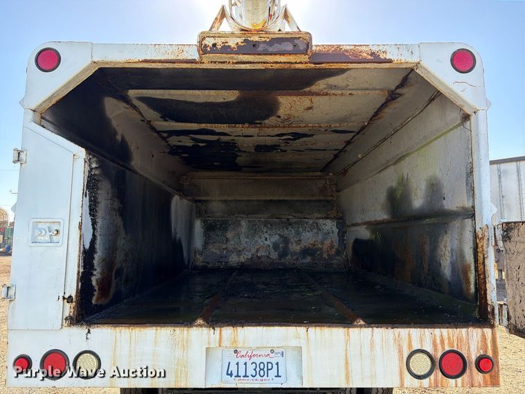 image for item EA0047 1991 Ford F700 forestry bucket truck