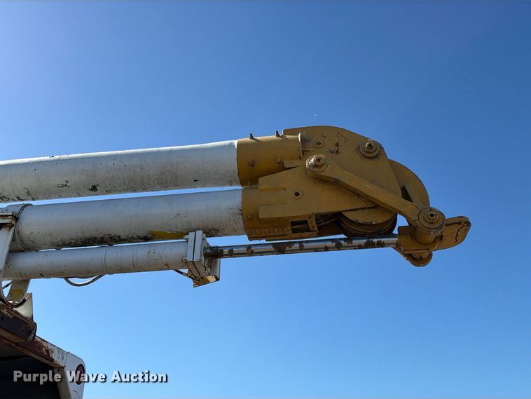 image for item EA0047 1991 Ford F700 forestry bucket truck