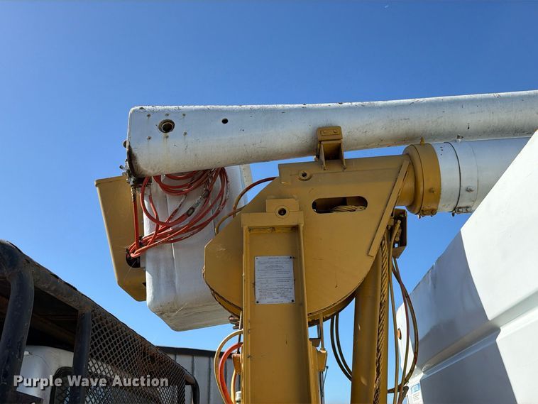 image for item EA0047 1991 Ford F700 forestry bucket truck