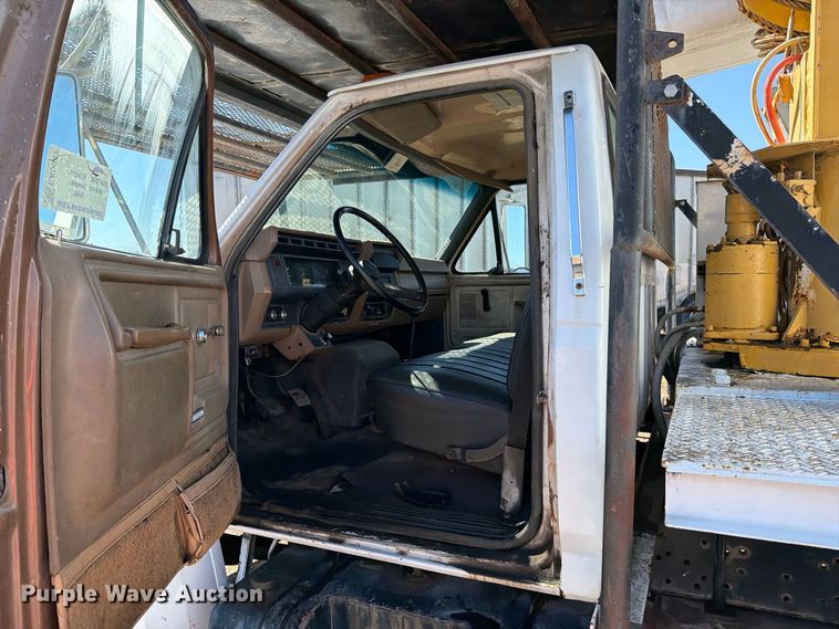 image for item EA0047 1991 Ford F700 forestry bucket truck