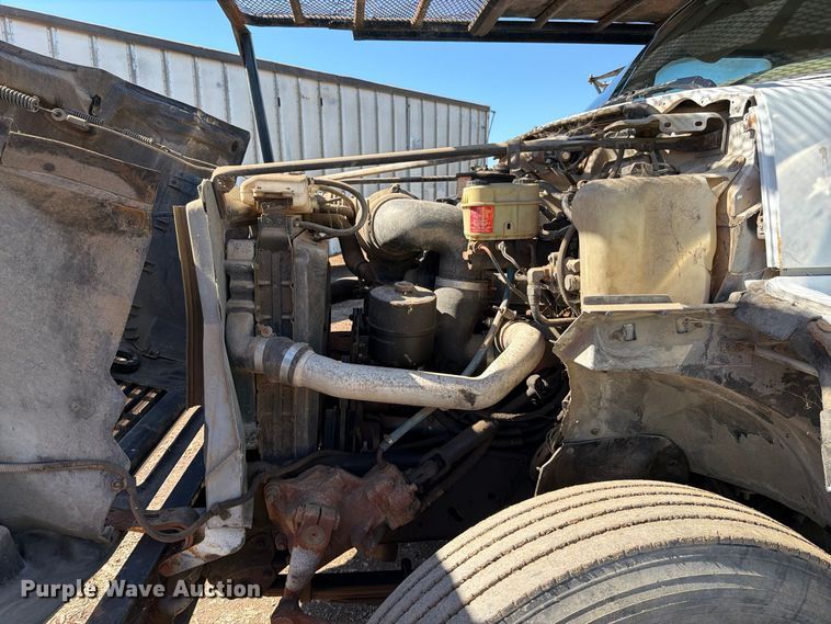 image for item EA0047 1991 Ford F700 forestry bucket truck