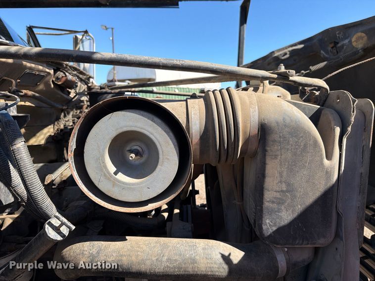 image for item EA0047 1991 Ford F700 forestry bucket truck