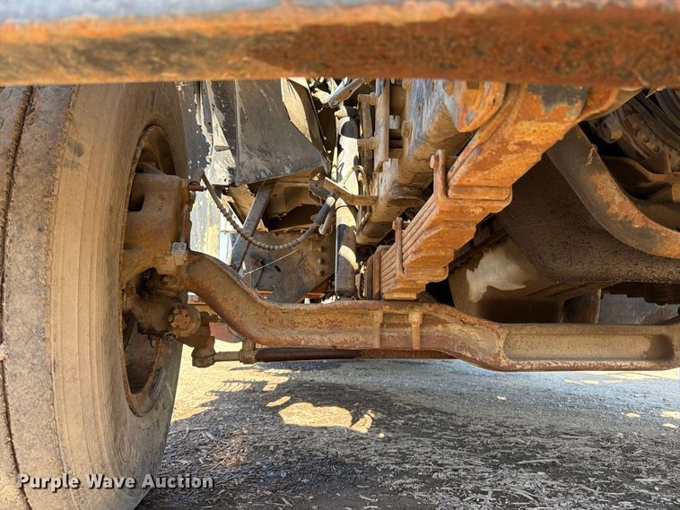 image for item EA0047 1991 Ford F700 forestry bucket truck