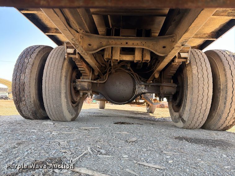image for item EA0047 1991 Ford F700 forestry bucket truck