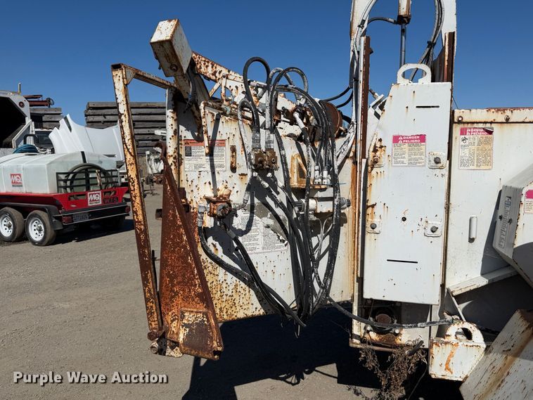 image for item EA0048 2004 Bandit 1890HD wood chipper