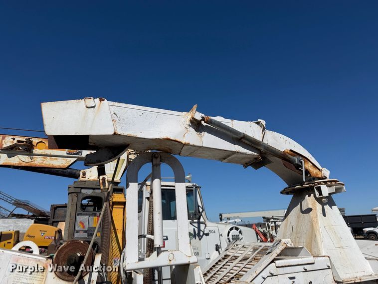 image for item EA0049 2005 Bandit 1590 wood chipper