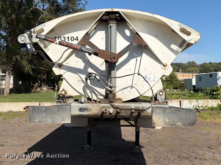 image for item EA0470 2008 SmithCo  side dump trailer