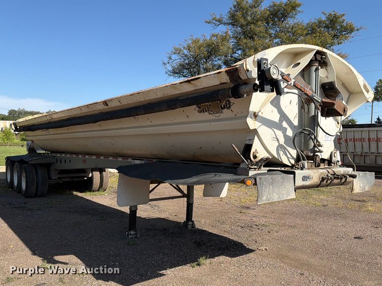 image for item EA0470 2008 SmithCo  side dump trailer