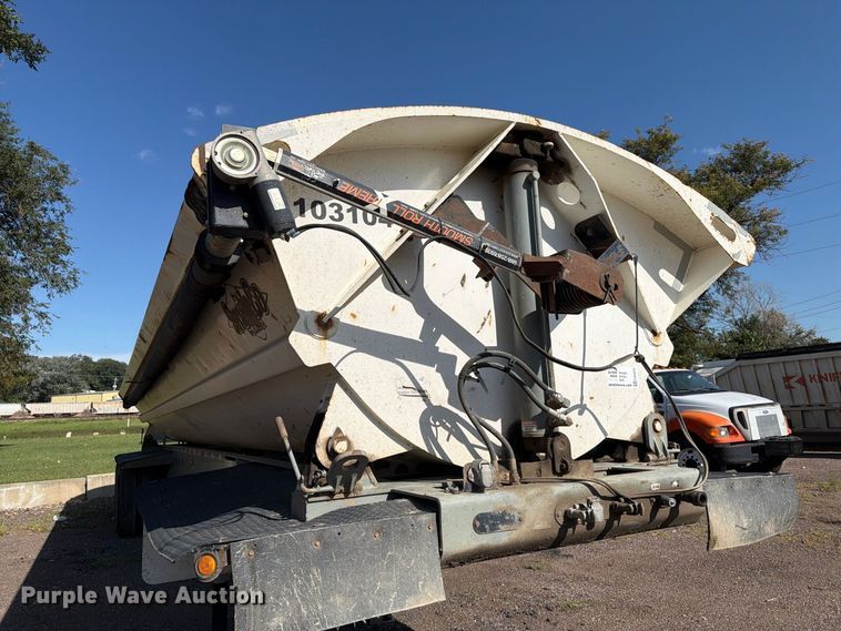 image for item EA0470 2008 SmithCo  side dump trailer