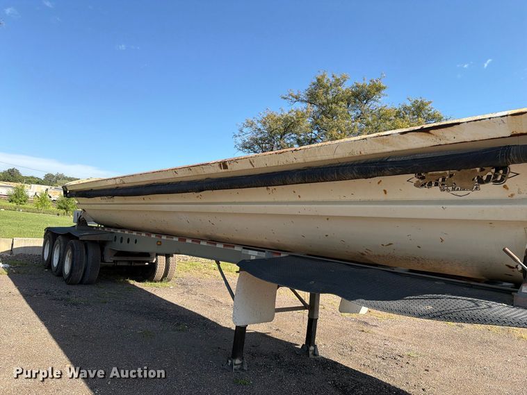 image for item EA0470 2008 SmithCo  side dump trailer