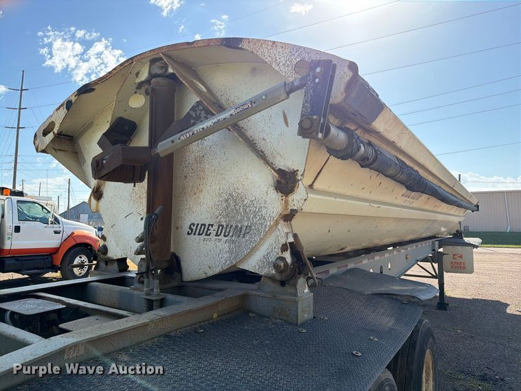 image for item EA0470 2008 SmithCo  side dump trailer