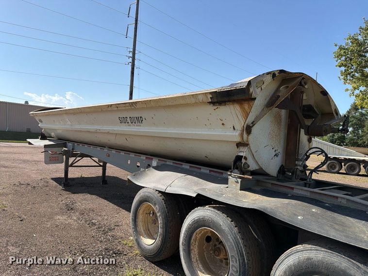 image for item EA0470 2008 SmithCo  side dump trailer