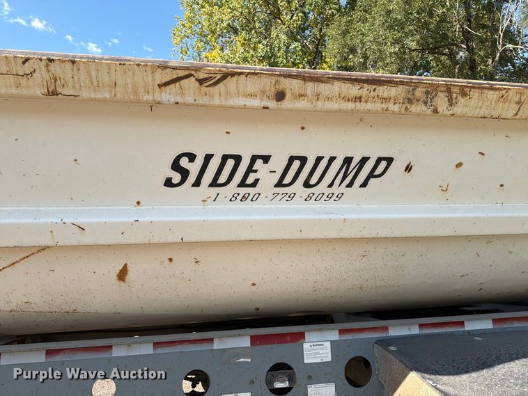 image for item EA0470 2008 SmithCo  side dump trailer