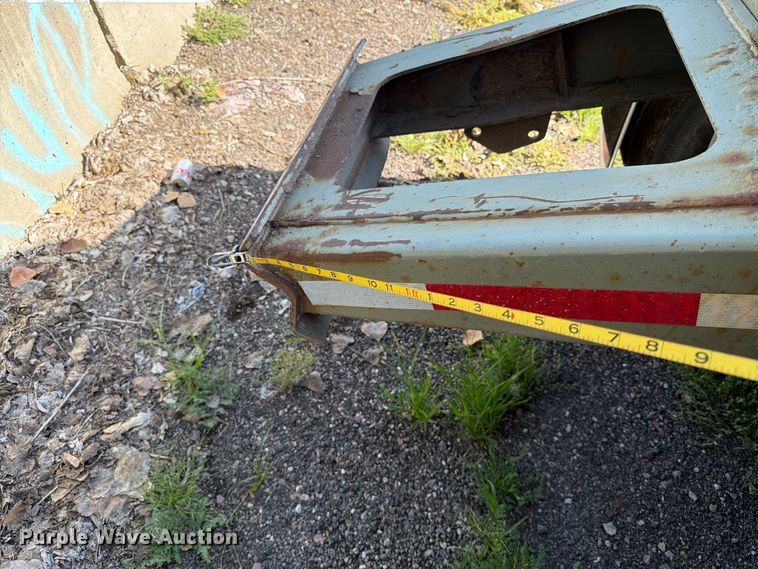 image for item EA0470 2008 SmithCo  side dump trailer