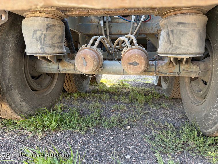 image for item EA0470 2008 SmithCo  side dump trailer