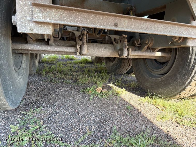 image for item EA0470 2008 SmithCo  side dump trailer