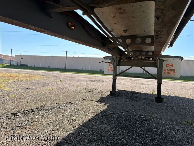 image for item EA0470 2008 SmithCo  side dump trailer