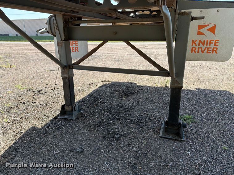 image for item EA0470 2008 SmithCo  side dump trailer
