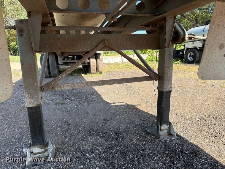 image for item EA0470 2008 SmithCo  side dump trailer