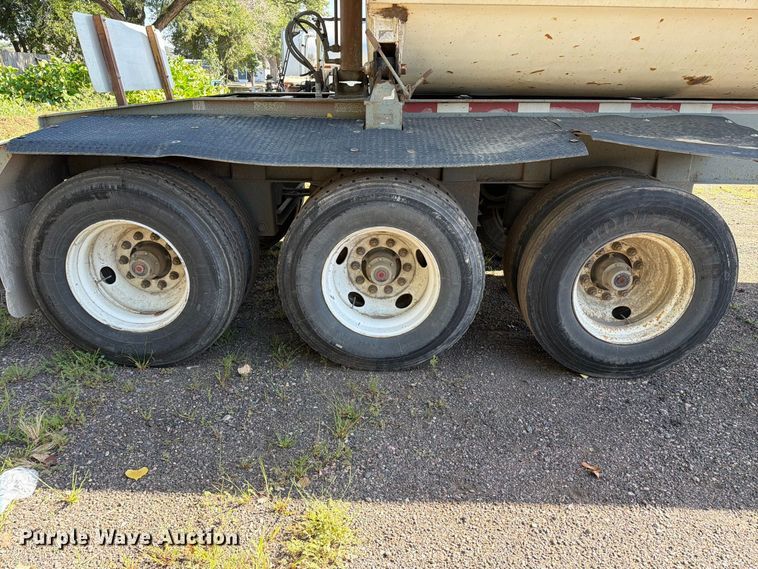 image for item EA0470 2008 SmithCo  side dump trailer