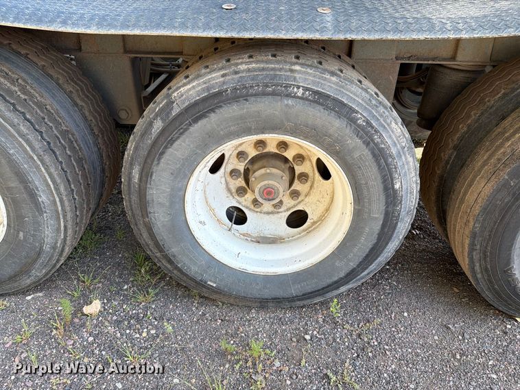 image for item EA0470 2008 SmithCo  side dump trailer