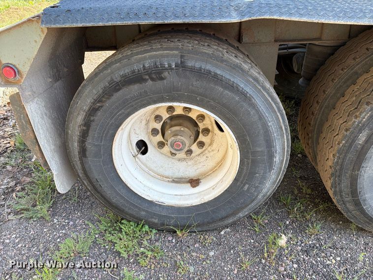 image for item EA0470 2008 SmithCo  side dump trailer