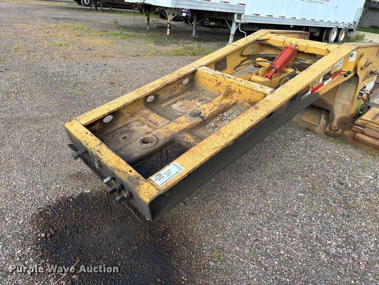 image for item EA0472 2001 Load King lowboy equipment trailer