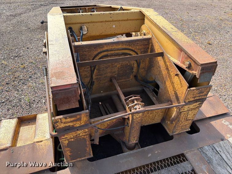 image for item EA0472 2001 Load King lowboy equipment trailer