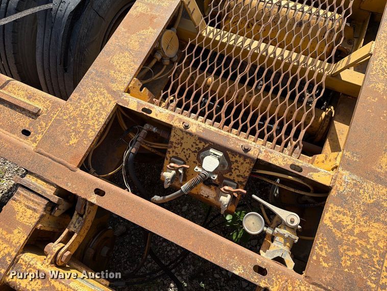 image for item EA0472 2001 Load King lowboy equipment trailer