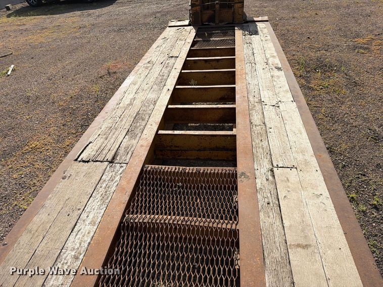 image for item EA0472 2001 Load King lowboy equipment trailer