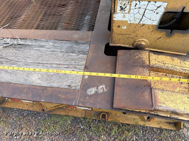 image for item EA0472 2001 Load King lowboy equipment trailer