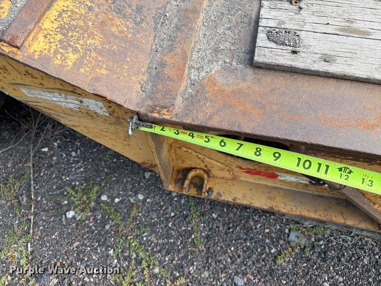 image for item EA0472 2001 Load King lowboy equipment trailer