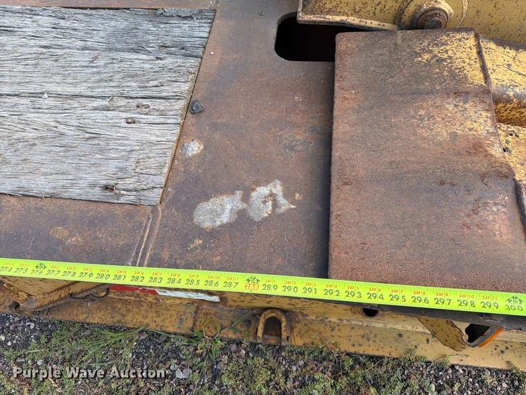 image for item EA0472 2001 Load King lowboy equipment trailer