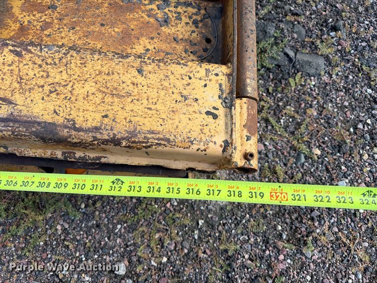 image for item EA0472 2001 Load King lowboy equipment trailer