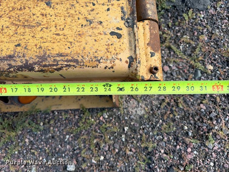 image for item EA0472 2001 Load King lowboy equipment trailer
