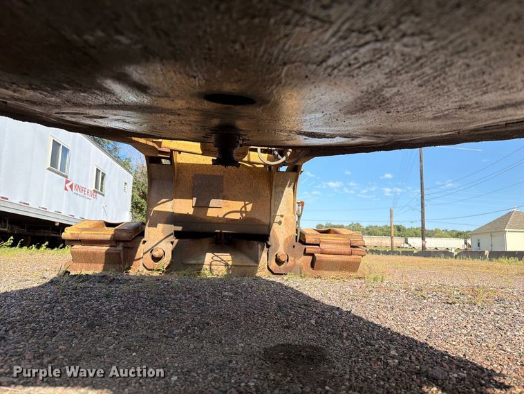 image for item EA0472 2001 Load King lowboy equipment trailer