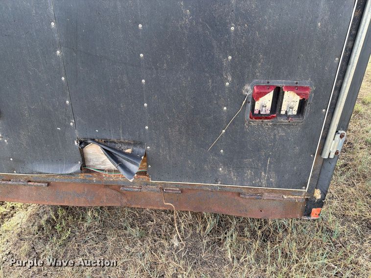 image for item EA0479 2002 Continental Cargo enclosed cargo trailer