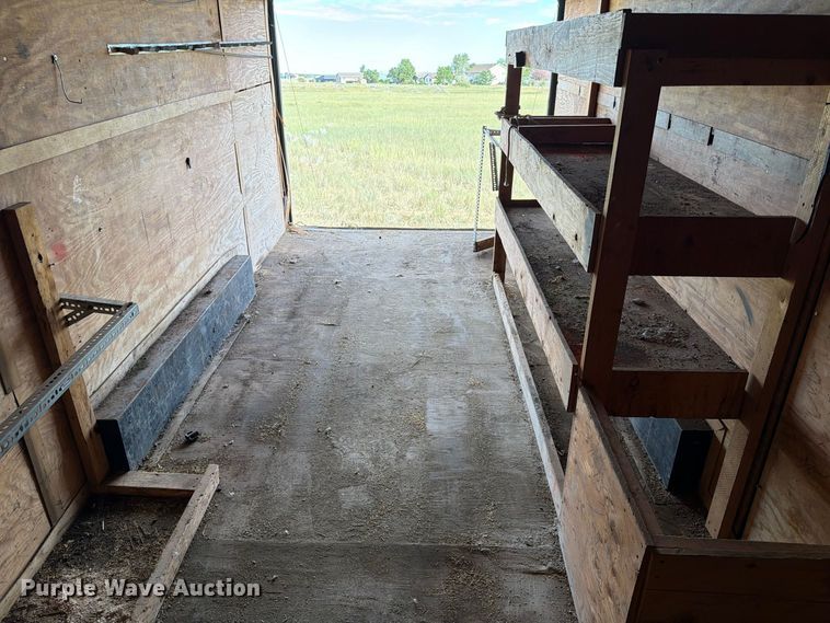 image for item EA0479 2002 Continental Cargo enclosed cargo trailer