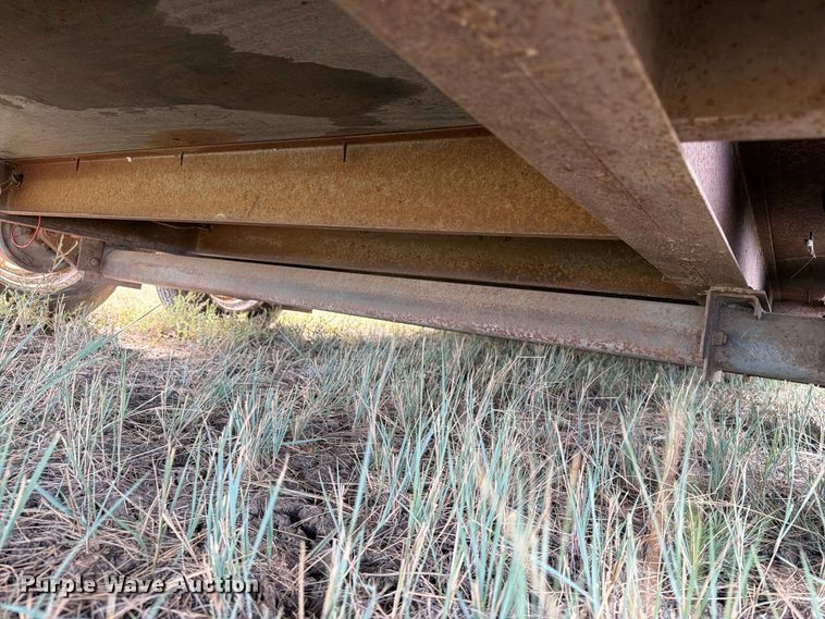image for item EA0479 2002 Continental Cargo enclosed cargo trailer